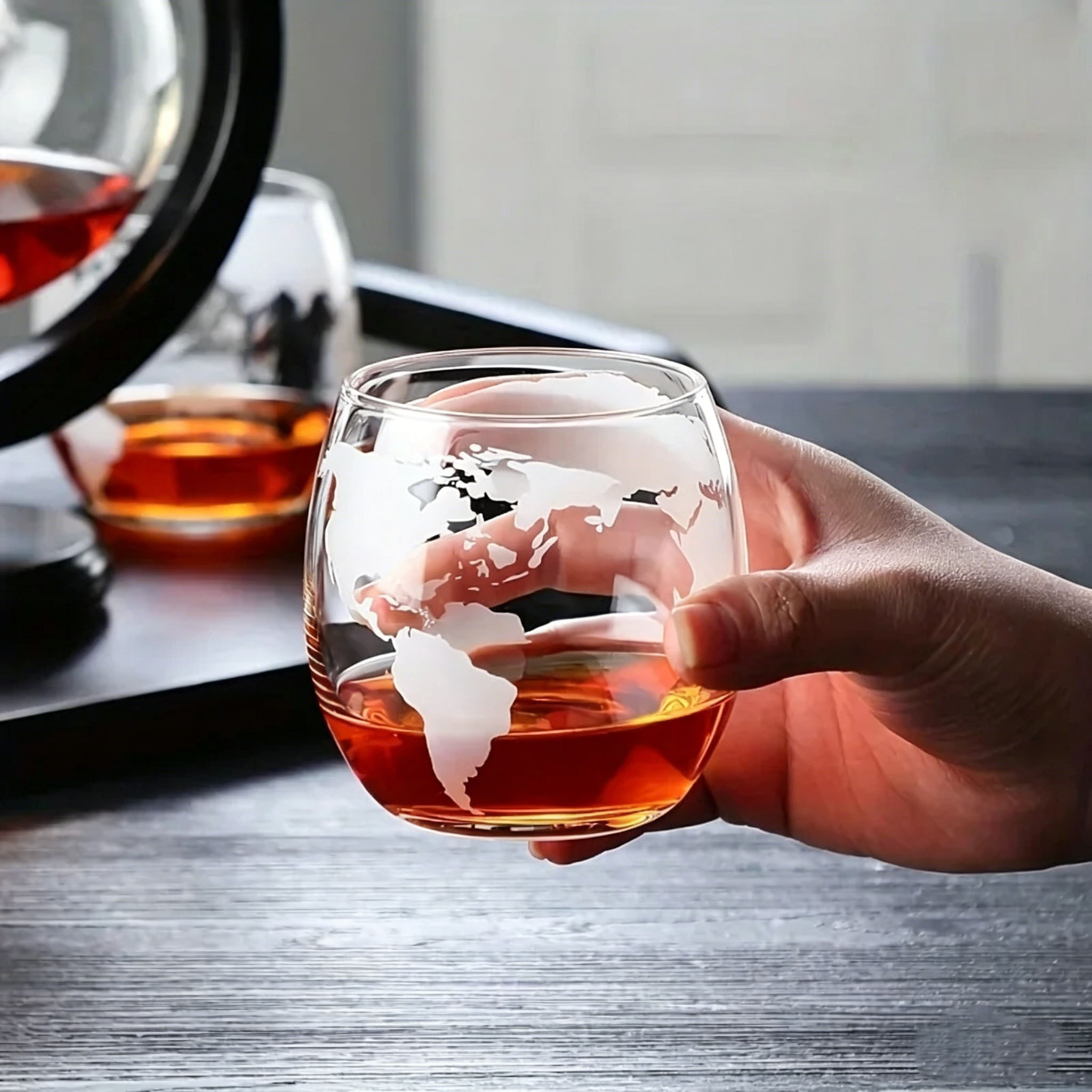 Globe Whiskey Decanter Set Lea - đánh giá và giá Decanter Globe Set
