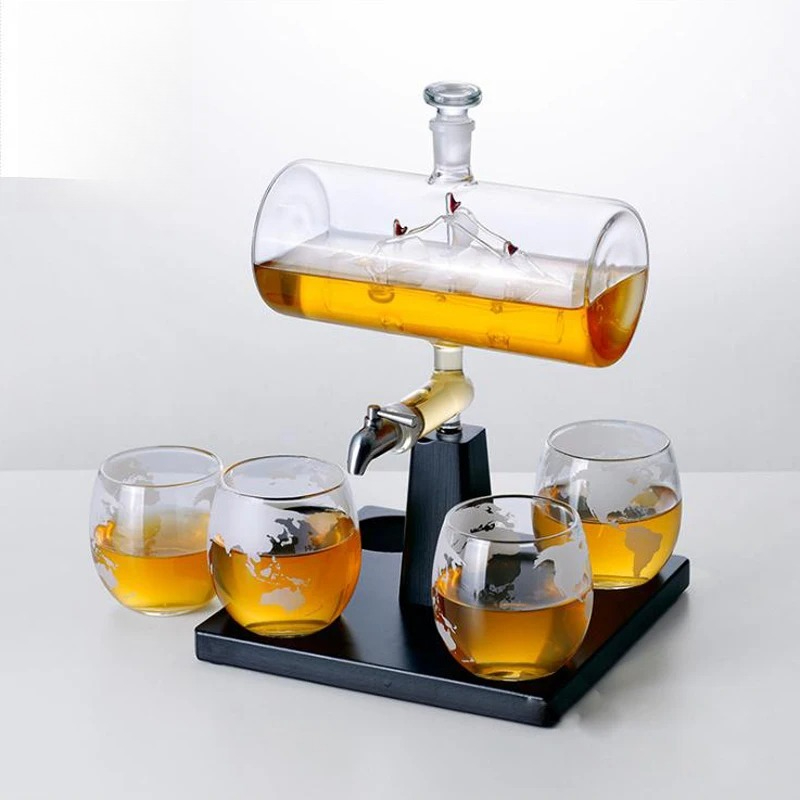 Whiskey Decanter With Antique  - đánh giá và giá Decanter Globe Set