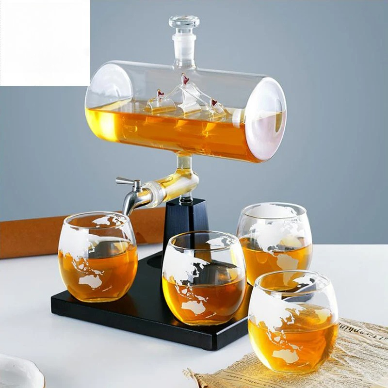 Whiskey Decanter With Antique  - đánh giá và giá Decanter Globe Set